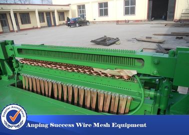 China 220V Welded Wire Mesh Machine For Construction Industry Poultry Agriculture supplier