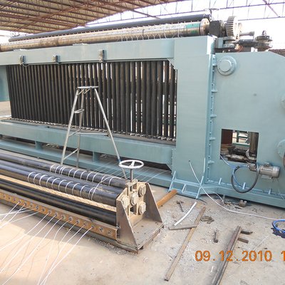 China Pneumatic 7.5kw Gabion Mesh Machine In Wooden Case supplier