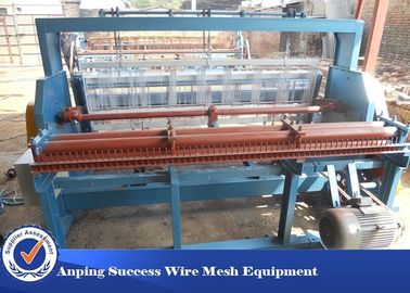 China Flat Top Crimped Type Wire Mesh Weaving Machine For 1 - 30m Length supplier