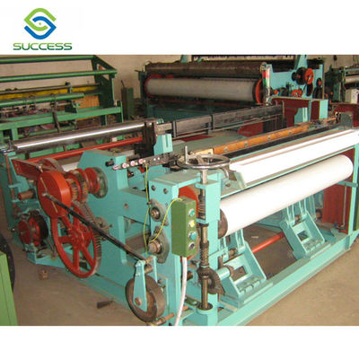 China Long Length Shuttleless Weaving Machine Precise Yarn Tension Control supplier